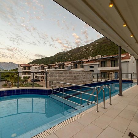 Green Bay Apartments Morinj Kotor Buitenkant foto