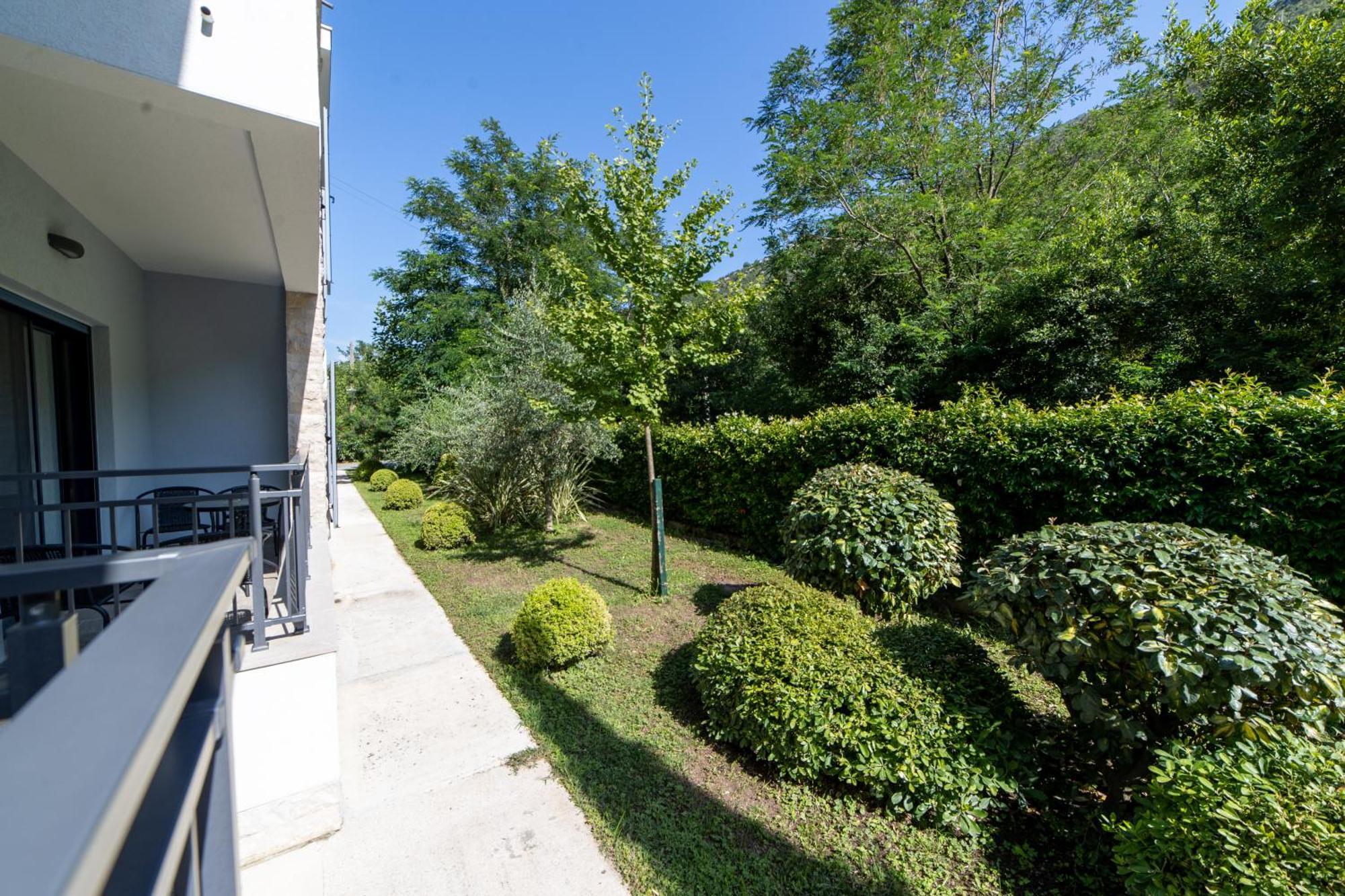Green Bay Apartments Morinj Kotor Buitenkant foto