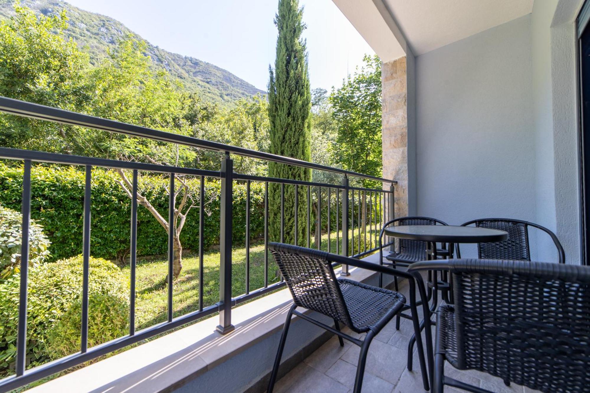 Green Bay Apartments Morinj Kotor Buitenkant foto