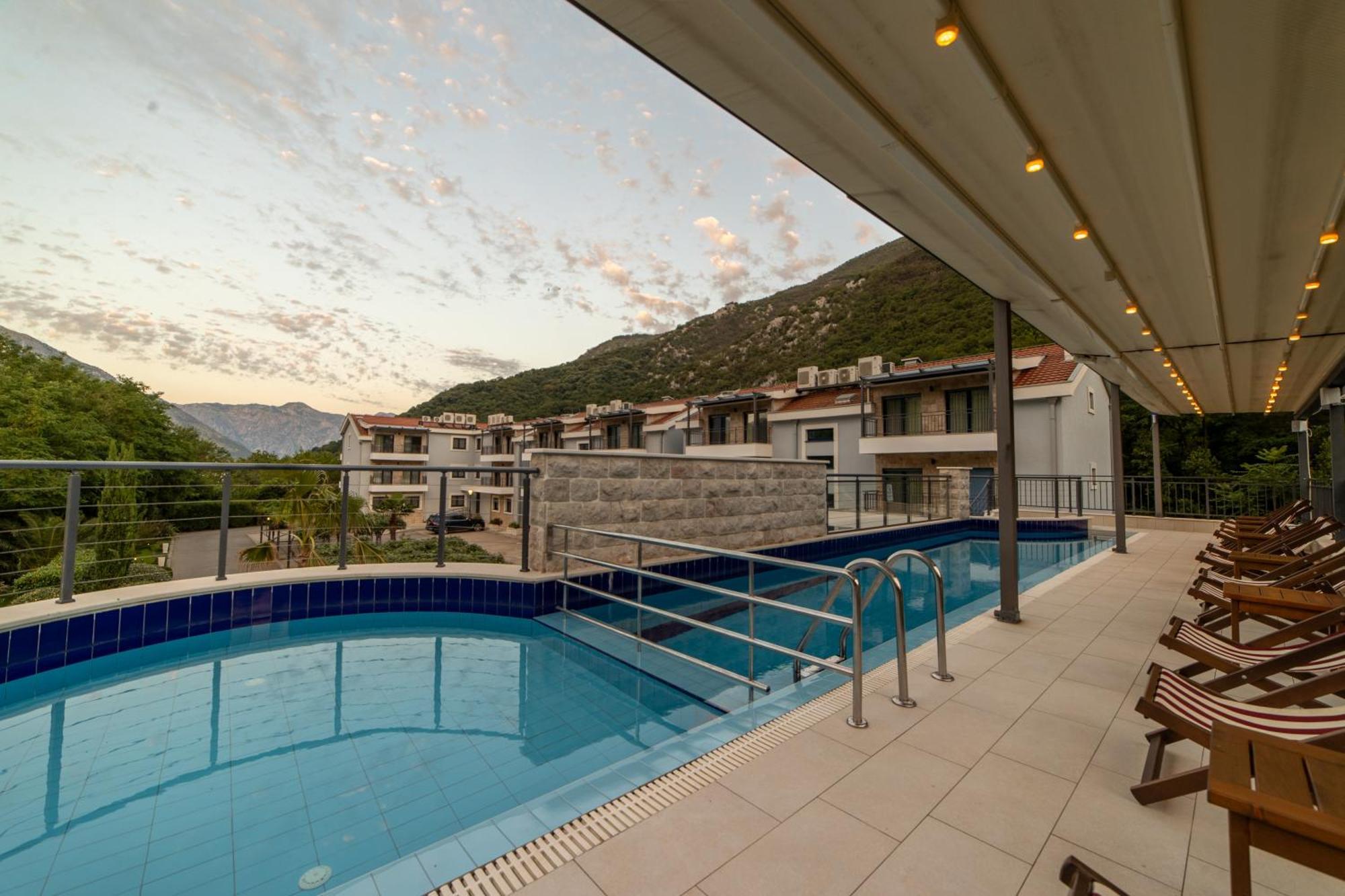 Green Bay Apartments Morinj Kotor Buitenkant foto