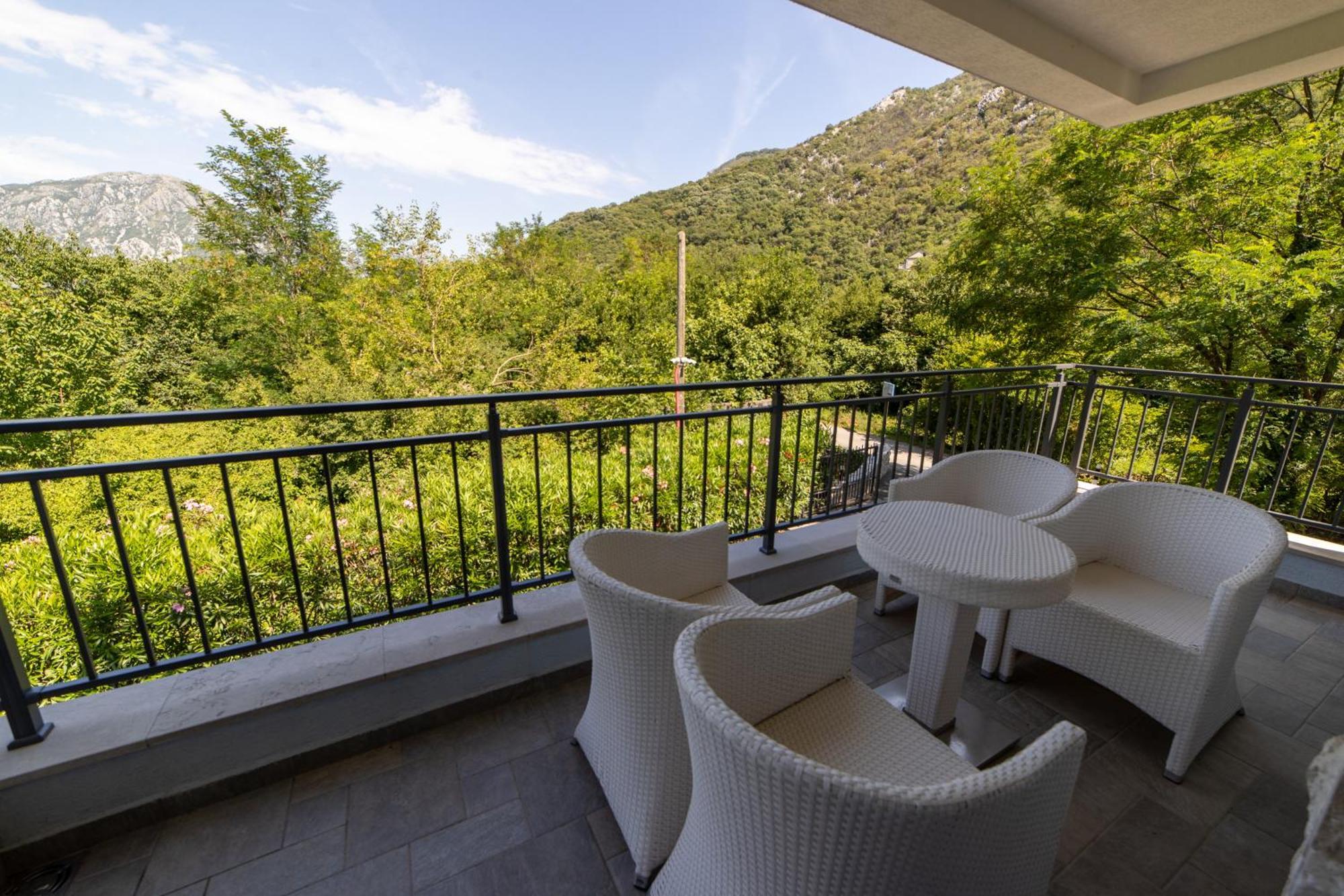 Green Bay Apartments Morinj Kotor Buitenkant foto